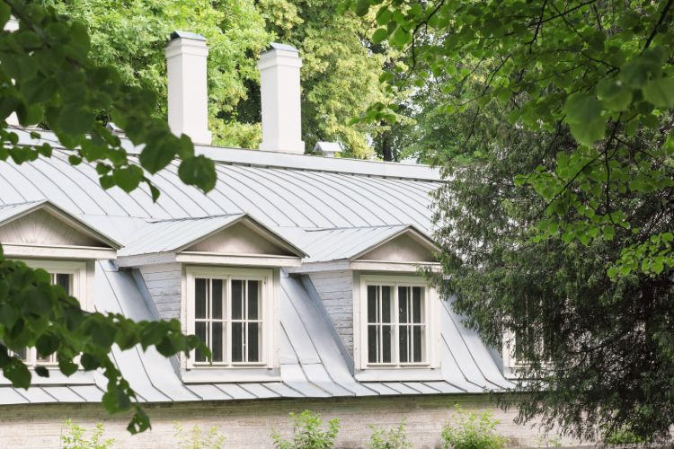 mansard roofing style